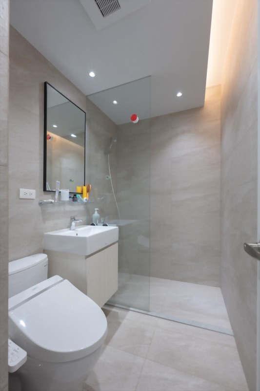 藝術大街  20年老屋翻新簡約明亮丨藝瓦高雄室內空間設計-6