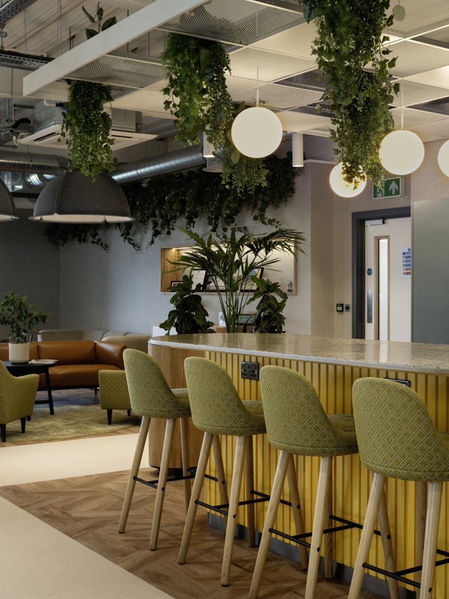 布洛卡工作室设计的柜台办公区

注：Counter Conte·t 这里 Conte·t 可能有误，推测可能是 Content ，如果有更准确的背景信息，翻译可能会更精准 丨英国谢菲尔德-20