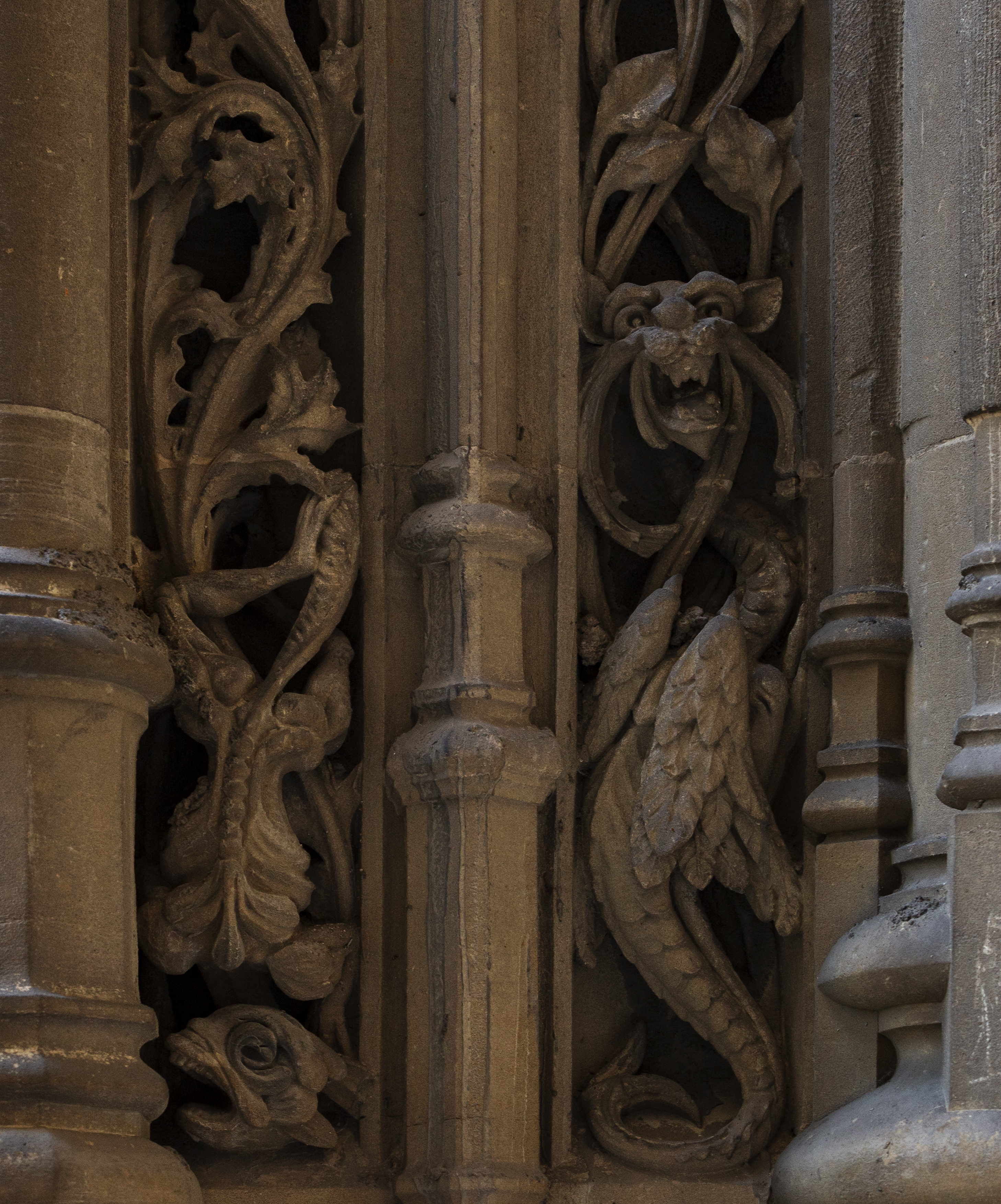 Extrañas criaturas en la catedral de Vitoria Parte 1-3