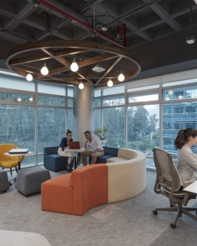 Quito 科技巨头活动为基础的设计办公室丨厄瓜多尔丨Contract Workplaces
