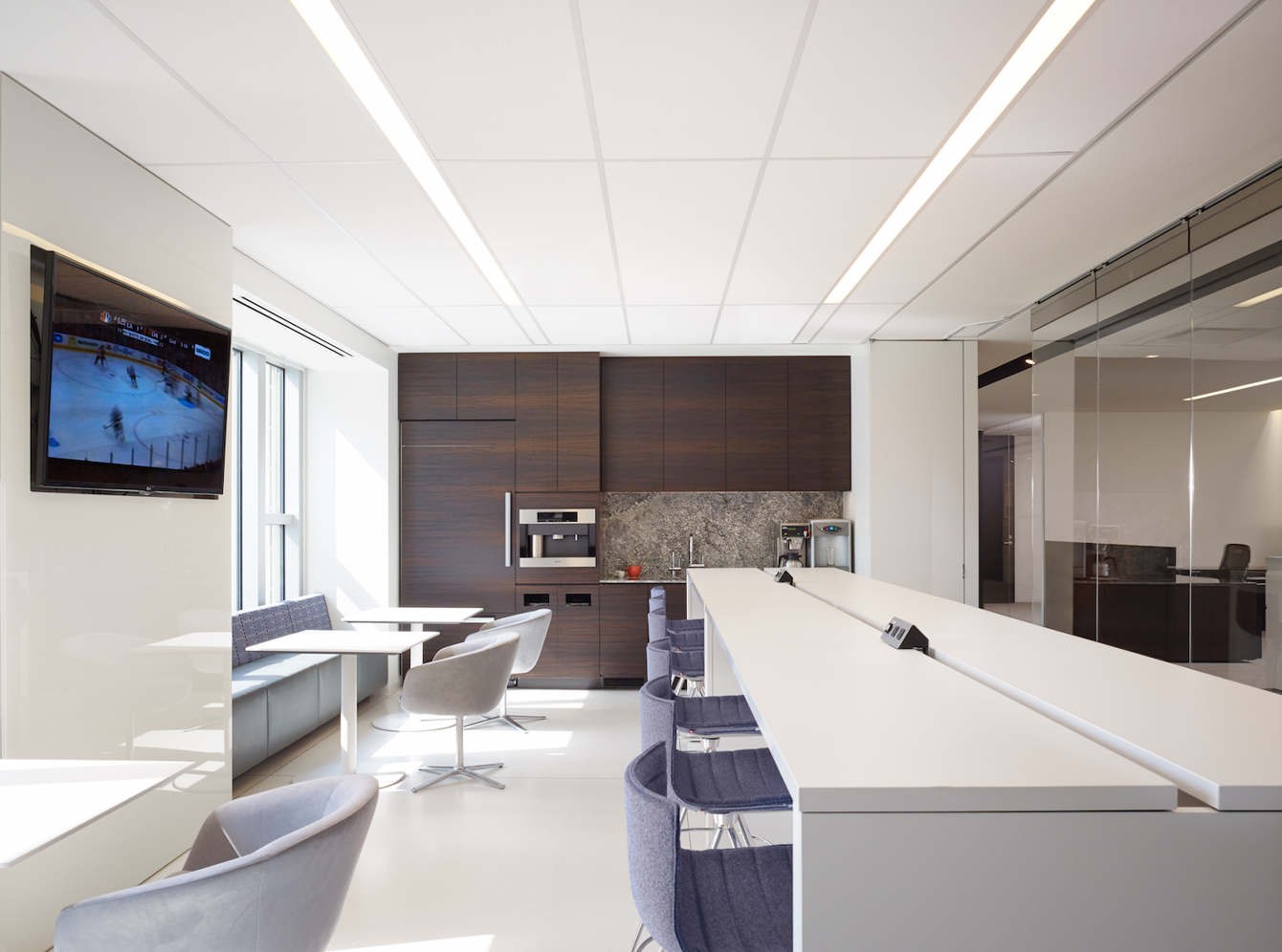 Eastlake Studio 打造私人企业总部,诠释静谧优雅办公环境-18