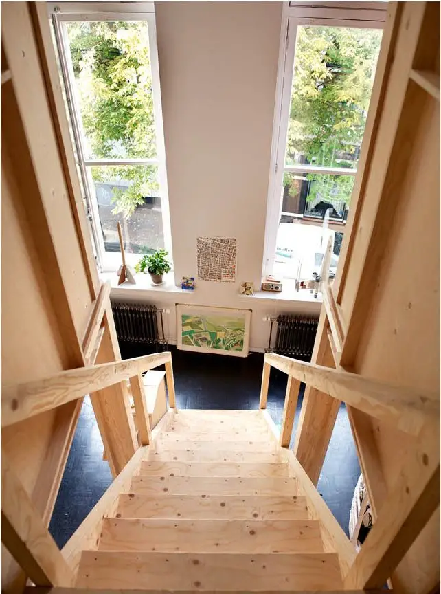 荷兰 19 世纪老学校改造的舒适亲子住宅-23