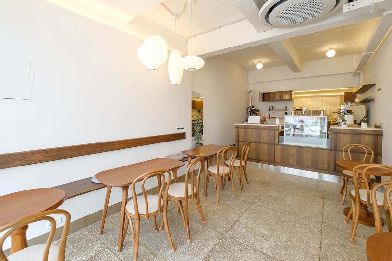 简约风格 10 坪咖啡厅，打造温馨舒适空间-4