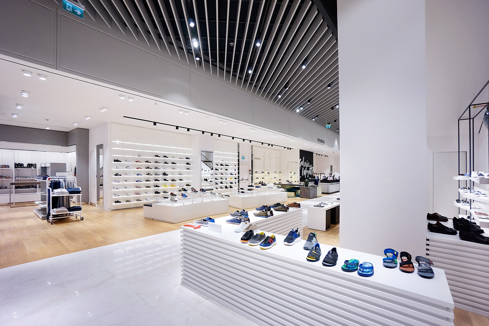 老佛爷商城伊斯坦布尔店 / plajer & franz studio-54