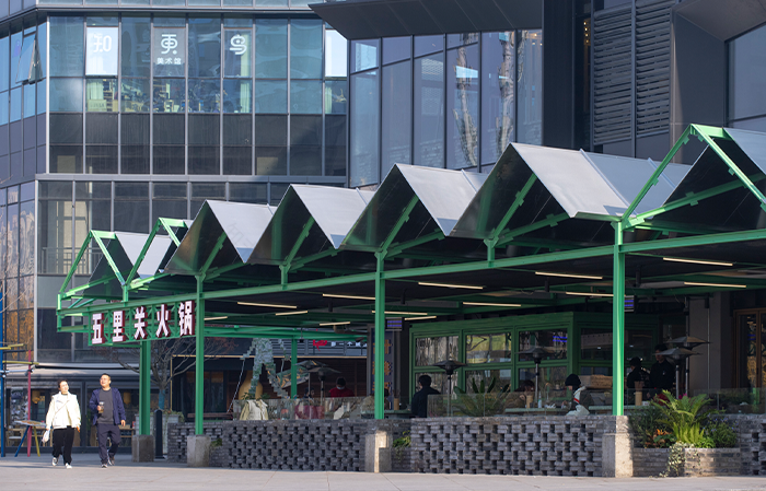 街边的绿色伞棚 · 五里关麓坊店 · 凡筑ArchFAN丨中国成都丨凡筑ArchFAN(成都凡筑建筑设计事务所有限公司)-4