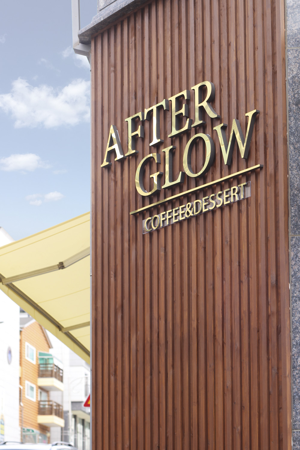 白色与木质，打造 40 平米极简咖啡厅-20