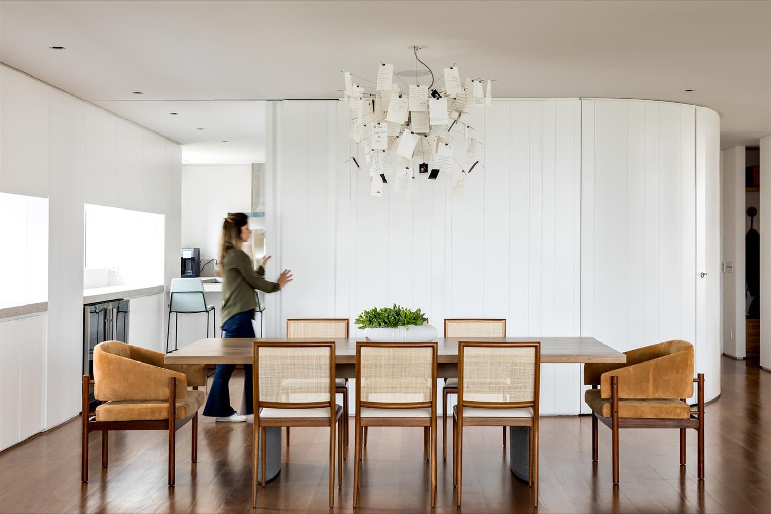 巴西 SP 住宅 · 融入自然的豪华公寓设计-2