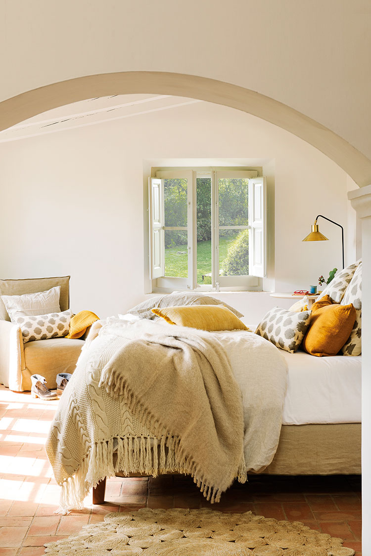 西班牙百年古宅新生，暗室变明亮空间-14