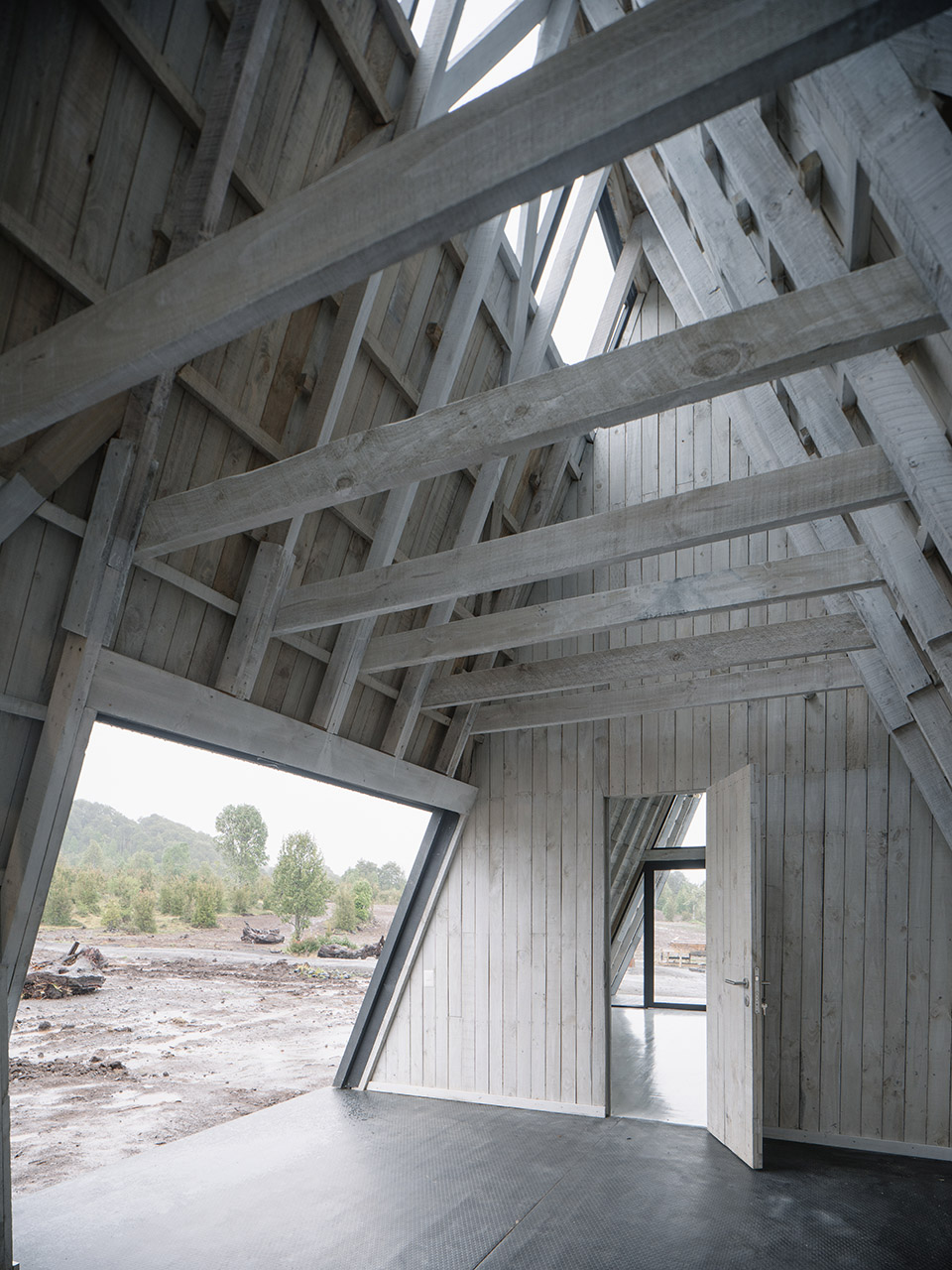 公园管理员 Aladino 的家丨智利丨Iván Bravo Architects-24