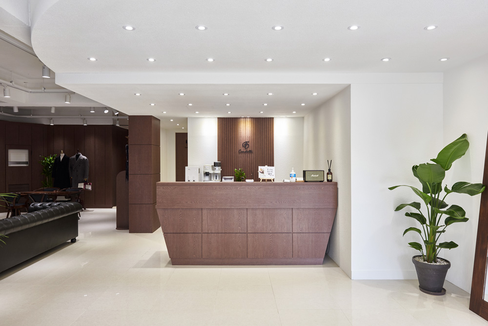 24 坪高级定制服装店，打造优雅黑白空间-4