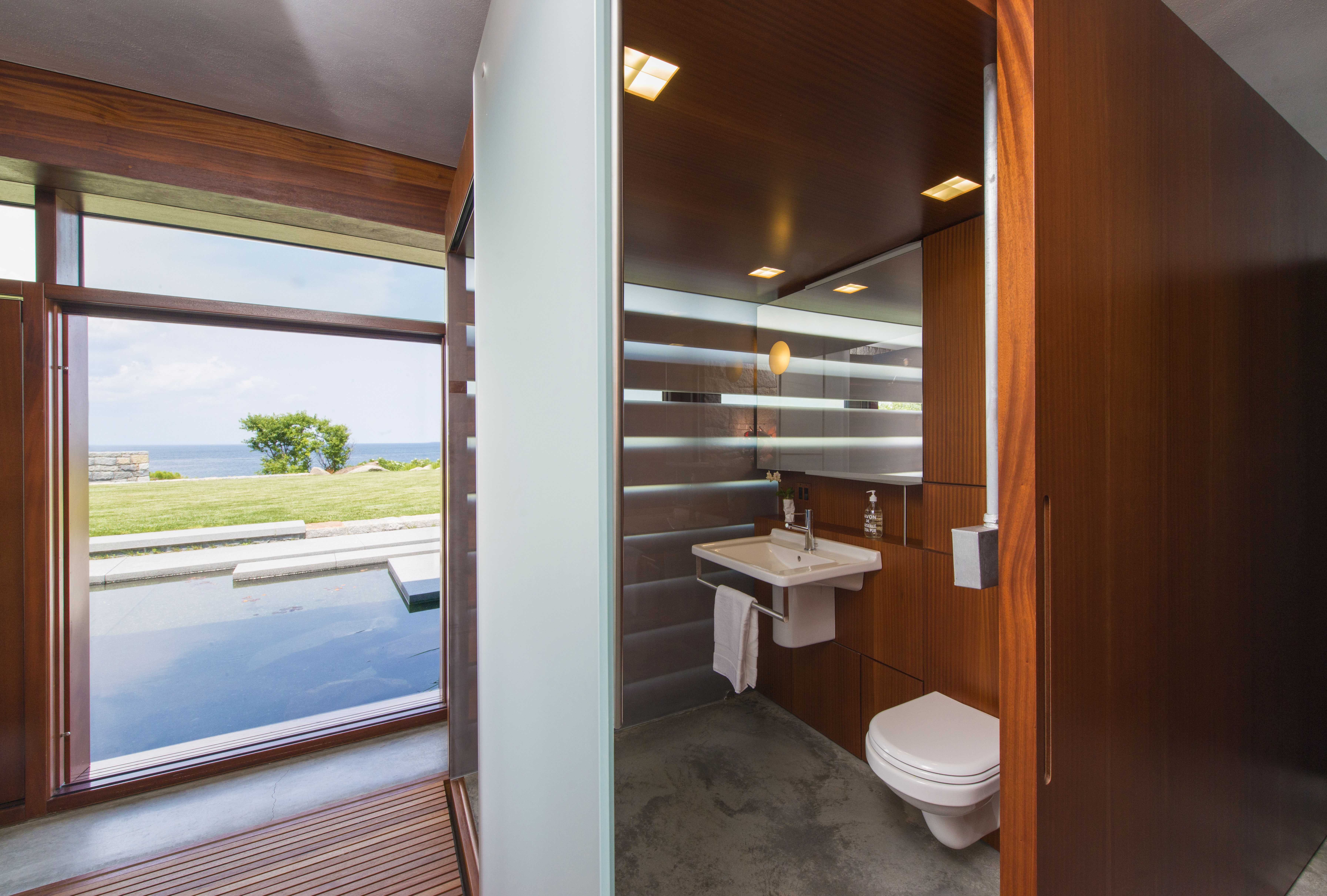 悬崖之上的绿色泳池住宅-22