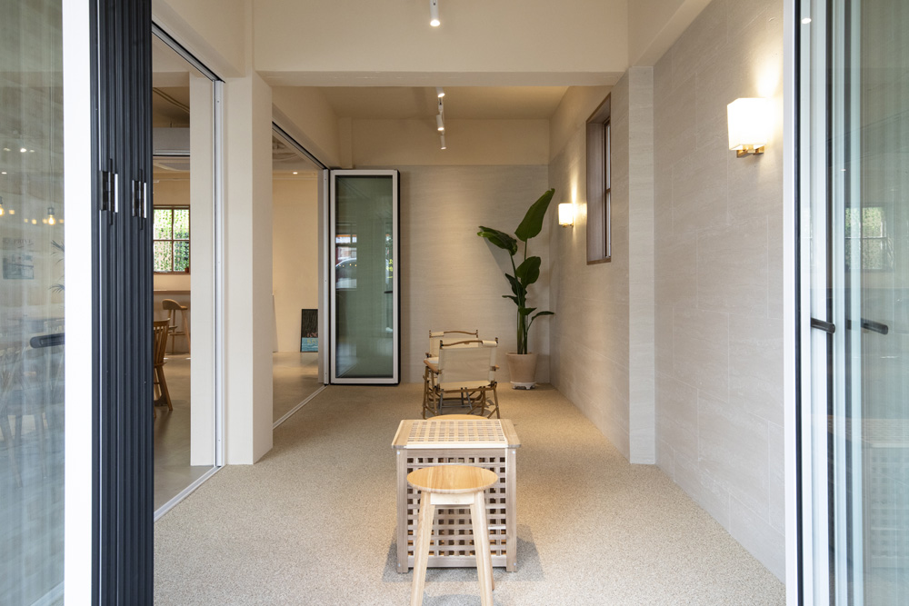 温馨优雅的白色与木色调餐厅设计-18