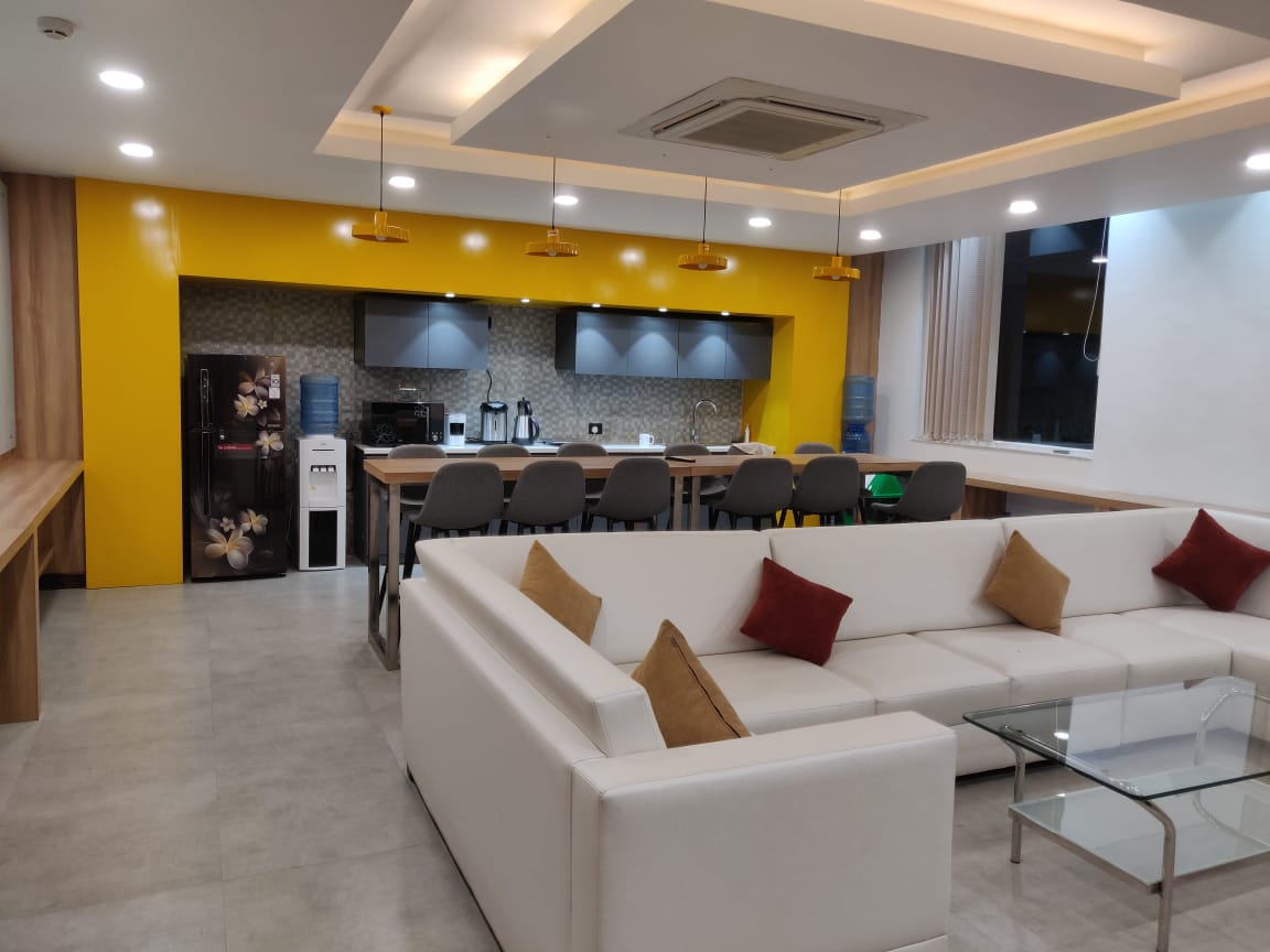 DesignWud Interiors 打造 3000-5000 平方英尺的现代办公空间-11