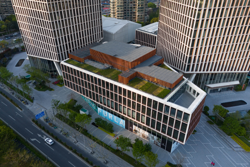 上海国华金融中心,黄浦江畔 灯塔相望丨中国上海丨上海柏熙标识有限公司-24