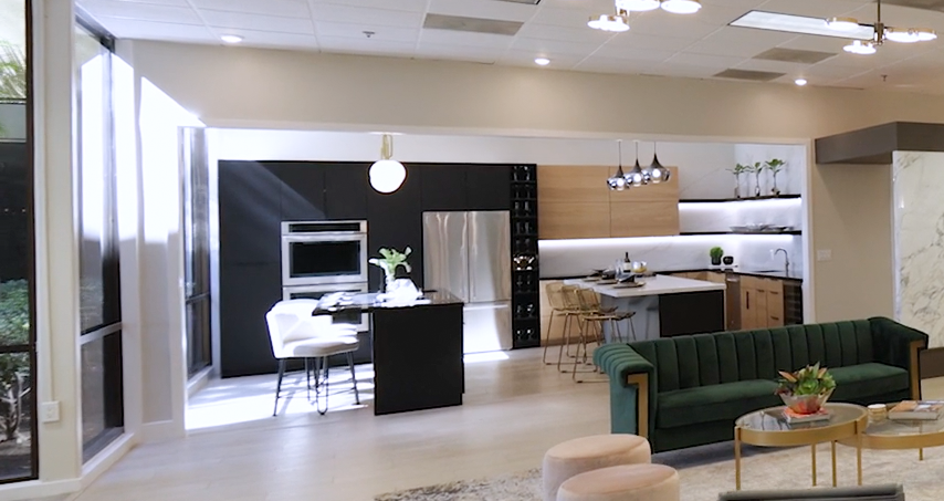 现代农舍餐厅室内设计,当代厨房展厅丨美国梅萨丨Joselyn Rendon-10