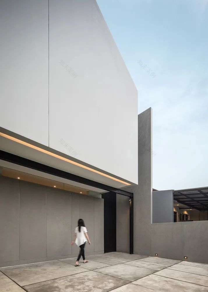 印尼 CJ House | 紧凑现代绿色住宅-9