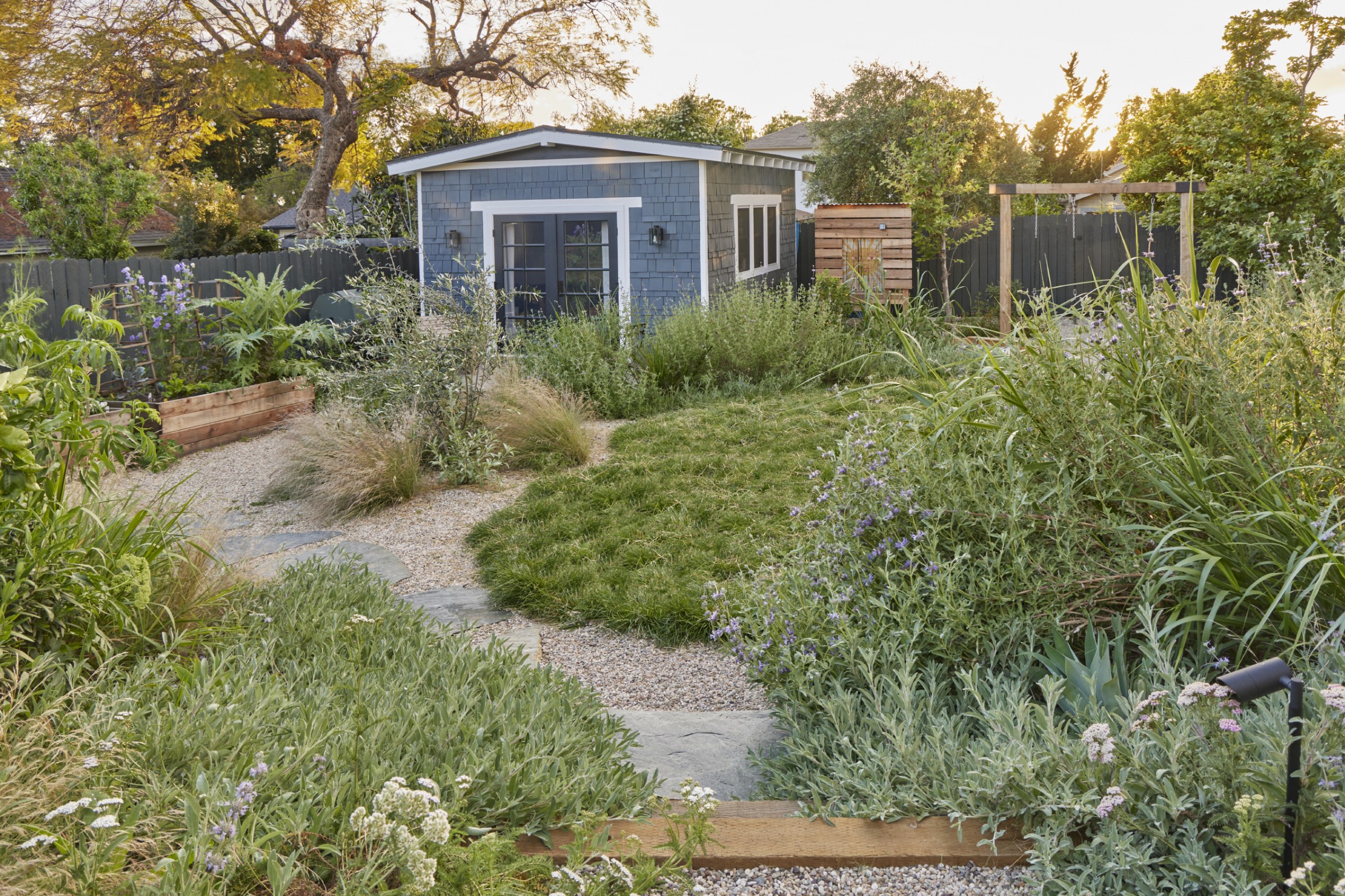 用时间酝酿，为孩子们创造的野趣花园丨美国丨TERREMOTO-13