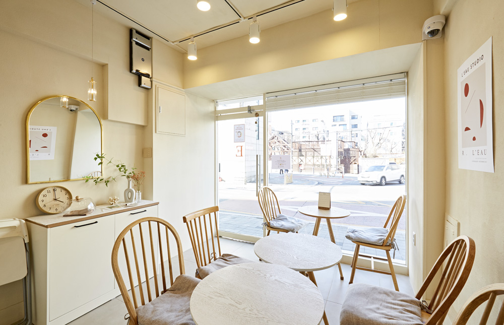 极简 8 坪咖啡厅，展现精致设计魅力-7