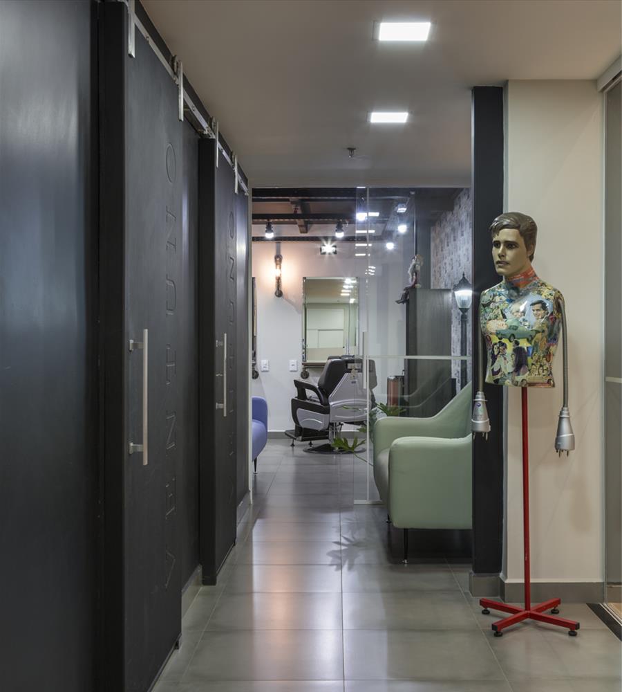 巴西 Salão Ventuno · 工业风商业空间的完美呈现-11