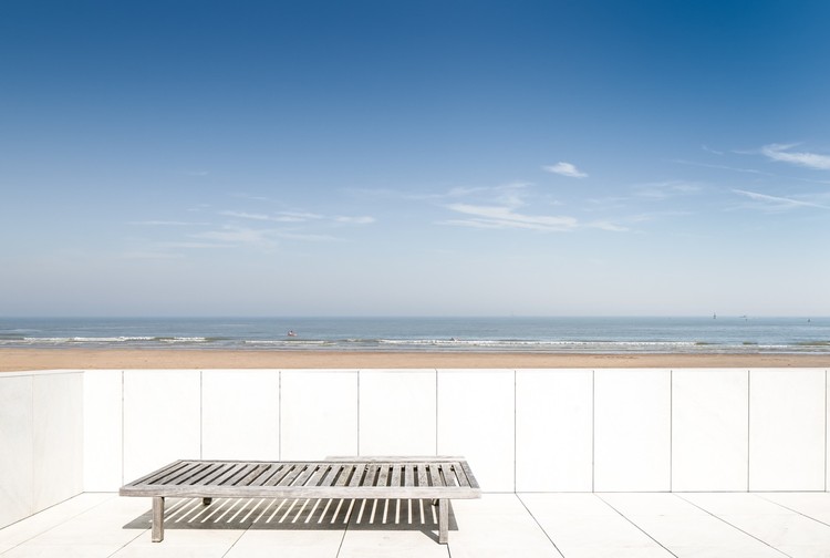 比利时海滨住宅的动态空间设计-14