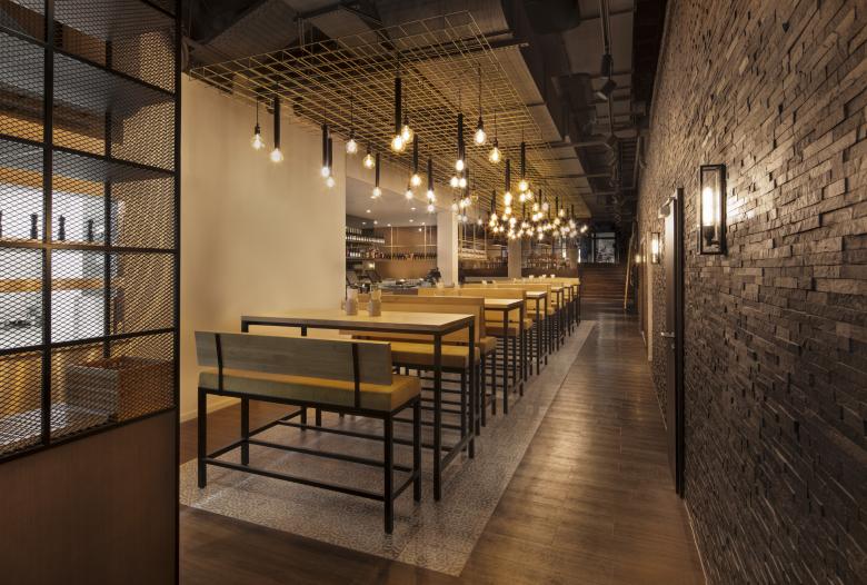 斯图加特市政厅地下室餐馆丨德国斯图加特丨DIA Dittel Architekten-11