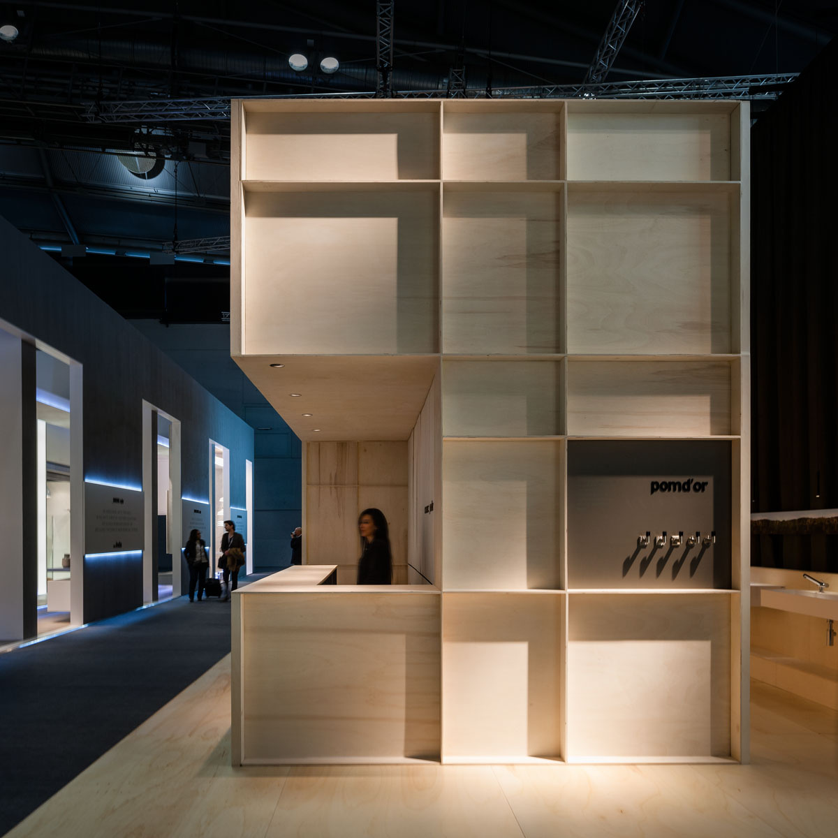 05 04 STAND COSMIC EN LA FERIA ISH 2015 DE FRANKFURT-18