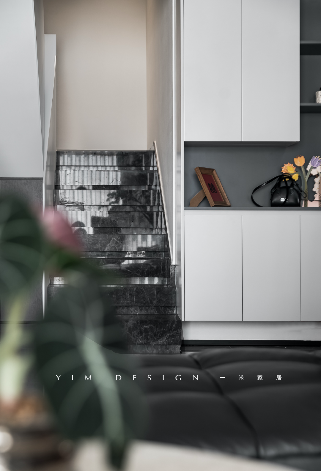 月光别墅 · 黑白灰的现代轻奢空间丨缪婕,张茜-40