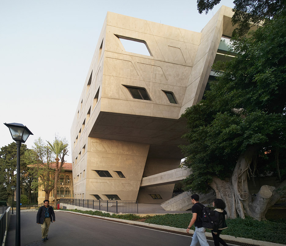 伊萨姆·法里斯研究所-2