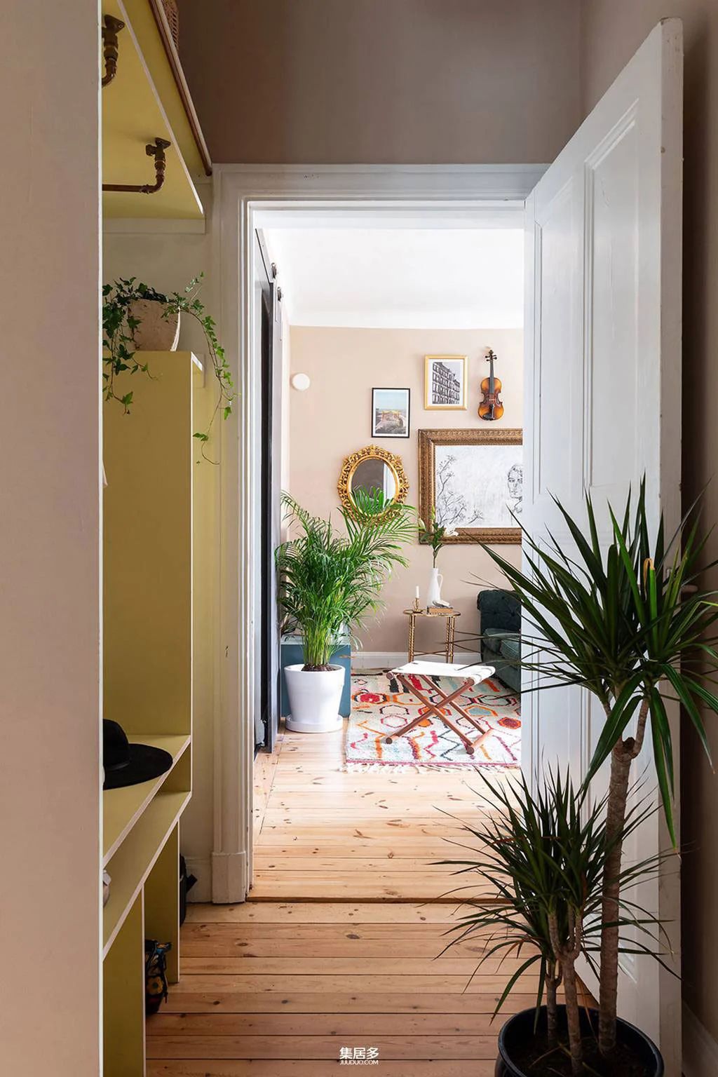 绿色调斯堪的纳维亚时尚公寓：舒适与复古的完美结合（45平方米）-32