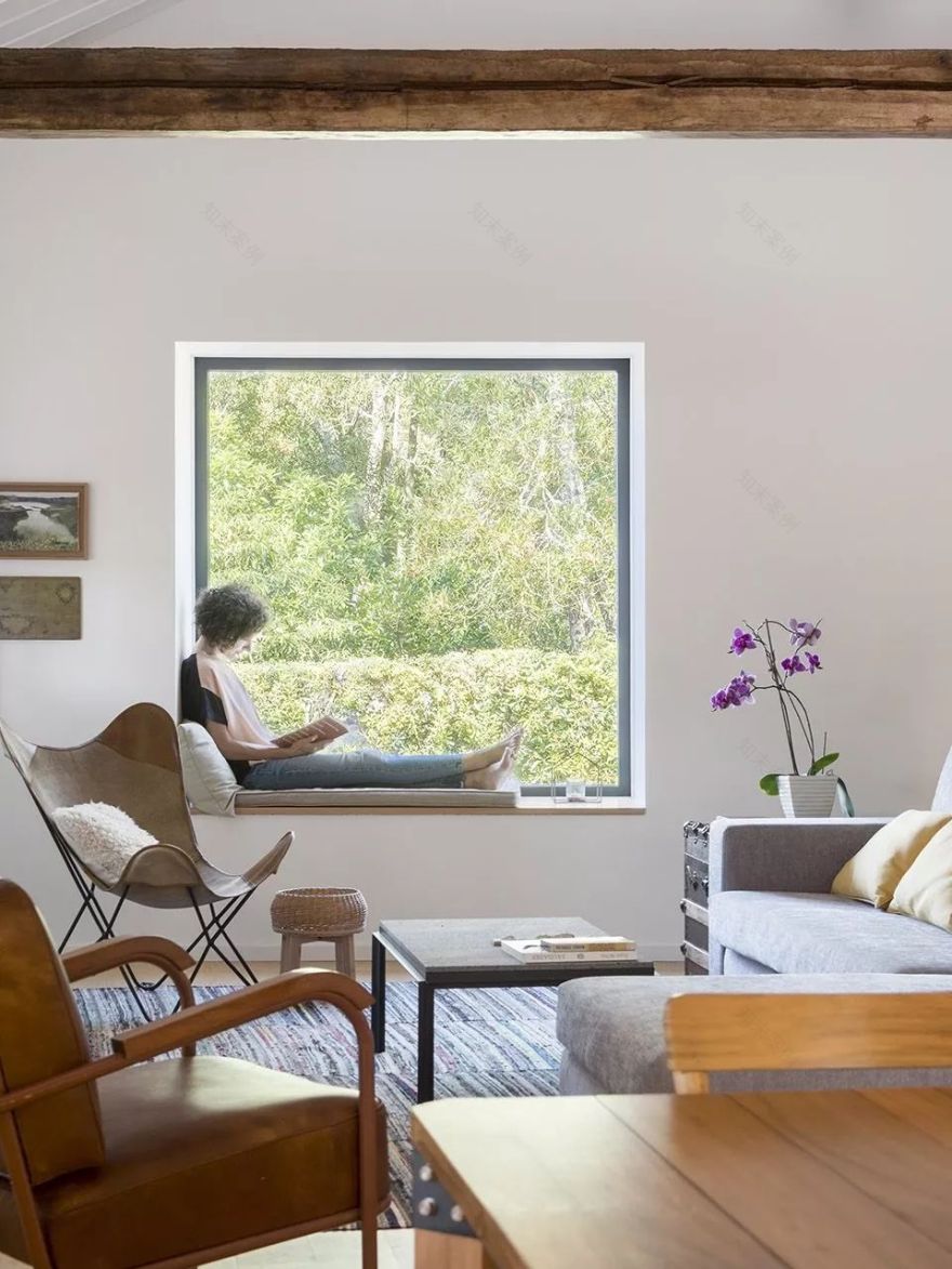 这栋20世纪的葡萄牙老建筑,被改造成了粉色的独栋私宅,美到窒息!-35