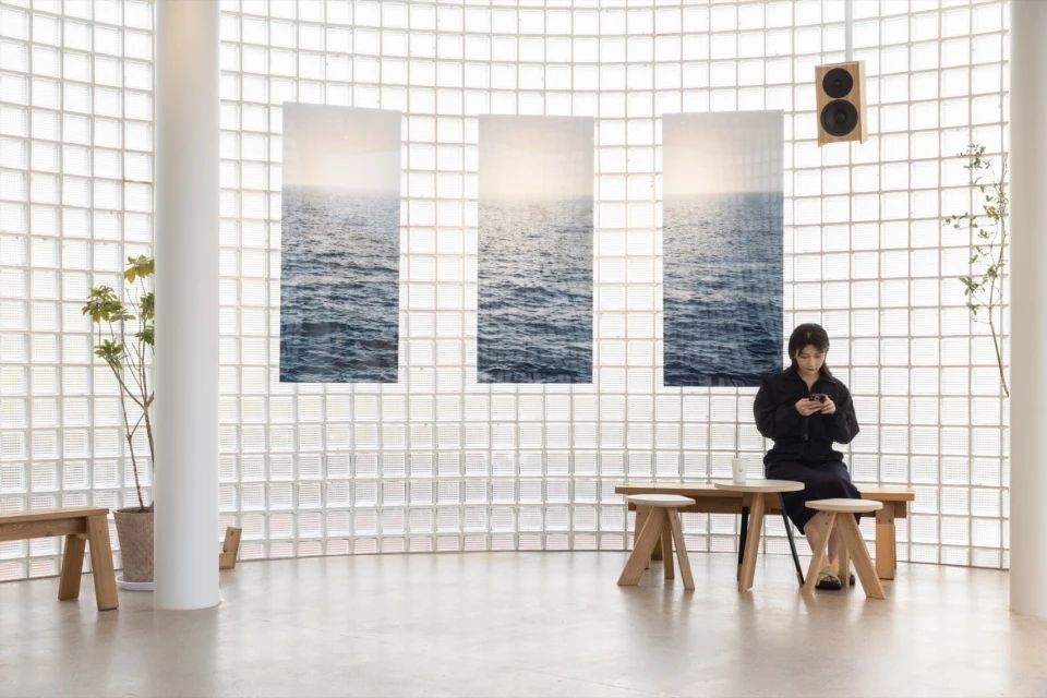 光线的载体和容器   Dotcom Coffee青岛海边店  Atelier LOONG-39