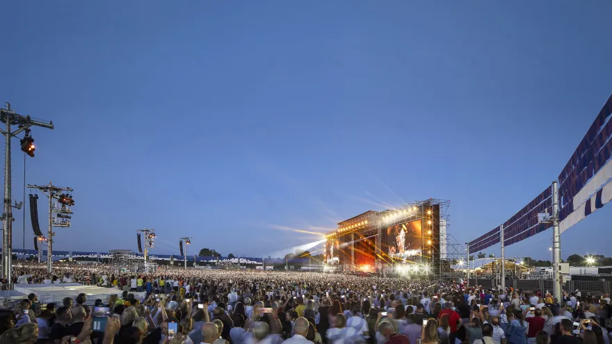 雷焦艾米利亚 RCF 体育馆丨意大利雷焦艾米利亚-12