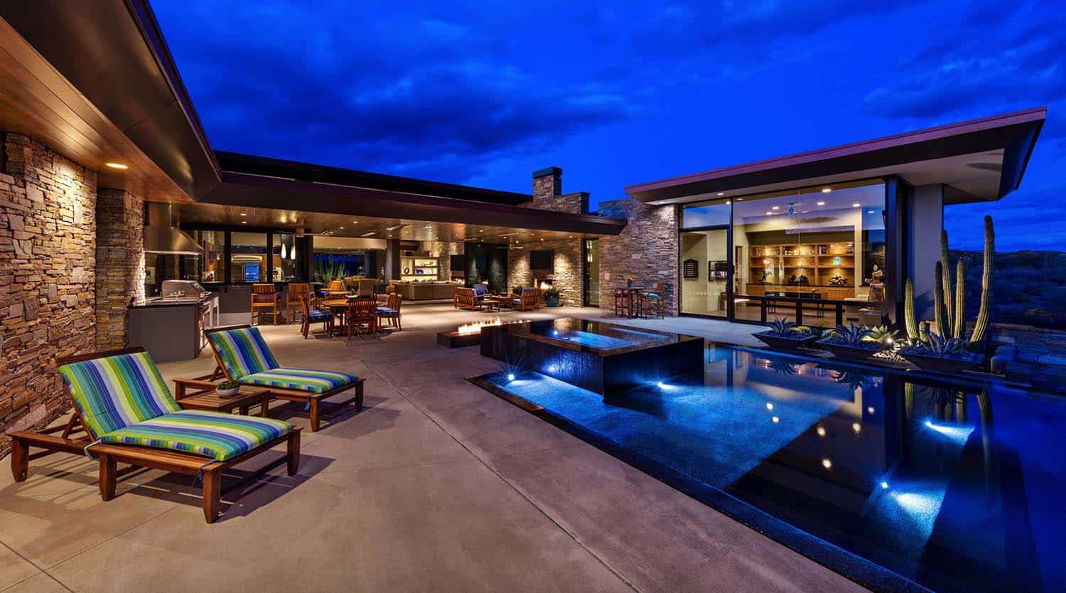 Fascinating modern desert home melds into the Sonoran landscape-14