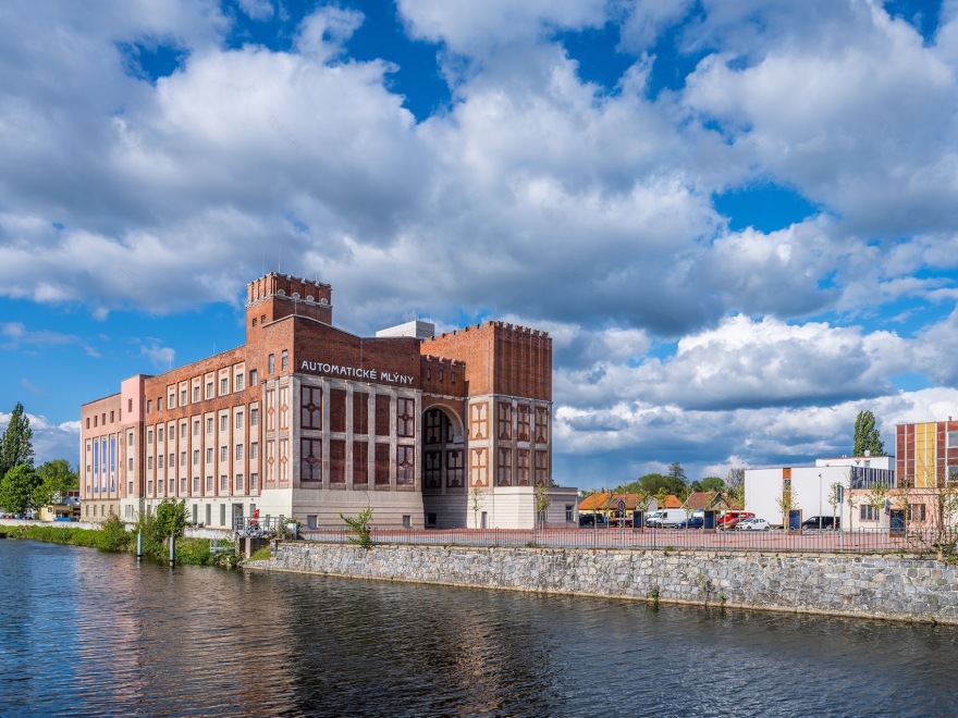 帕尔杜比采自动磨坊公共空间丨捷克帕尔杜比采丨Šépka architekti-13