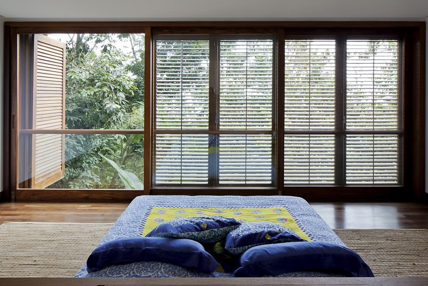 Balcony House in Brazil with a Large Glass Panel Facade-21