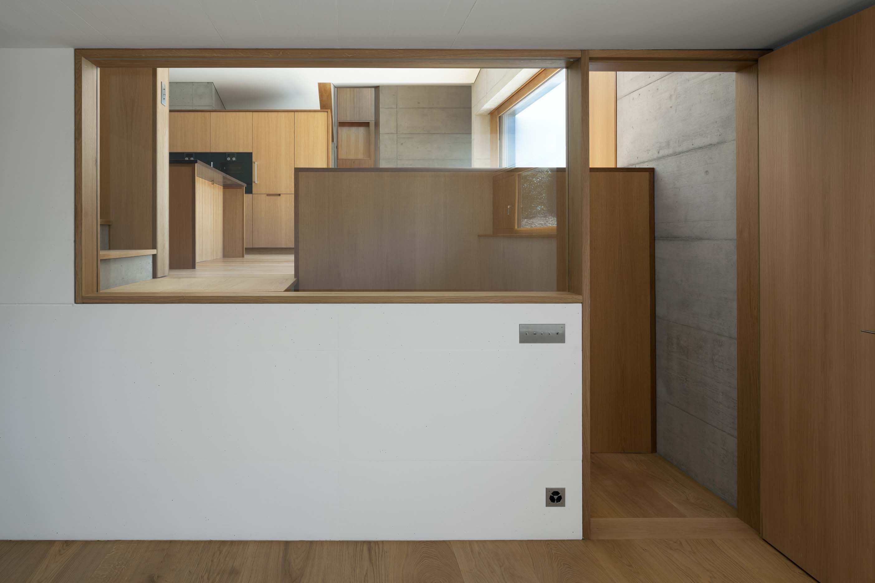 瑞士 Vandoeuvres 斜坡上的绿意住宅-13