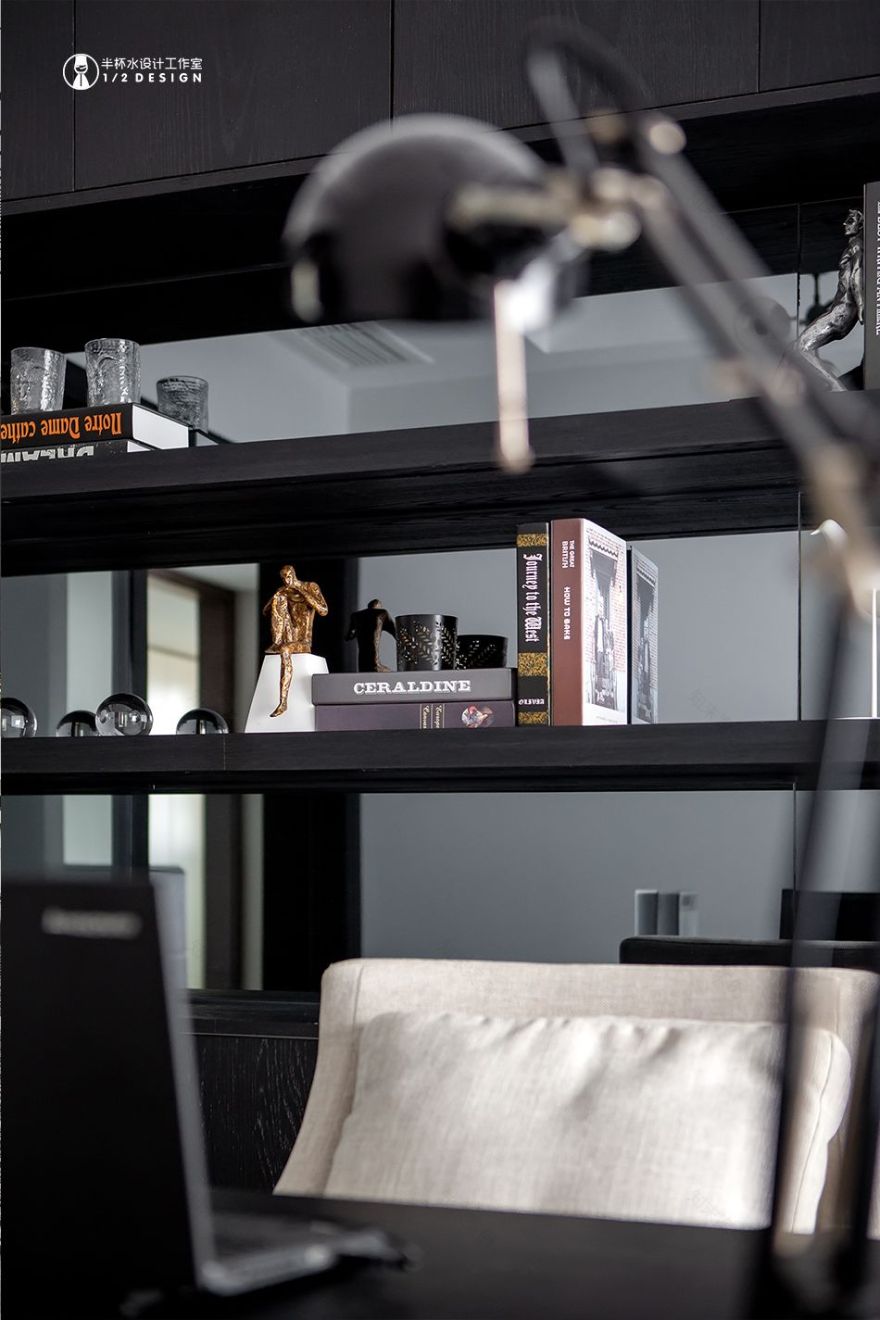 简约黑白灰,现代主义情怀的南北通透之家-55