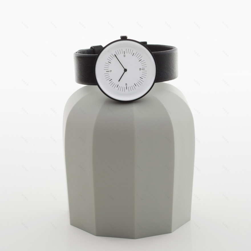 智能手表潮流带动传统手表复兴,设计师推出新款模拟手表-26