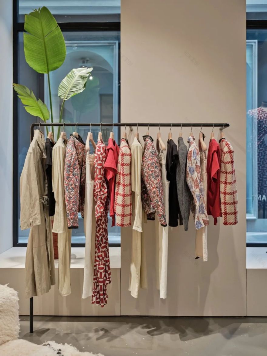 维也纳的 ISABEL MARANT 女装店丨奥地利维也纳丨Isabel Marant 和她的工作室-3