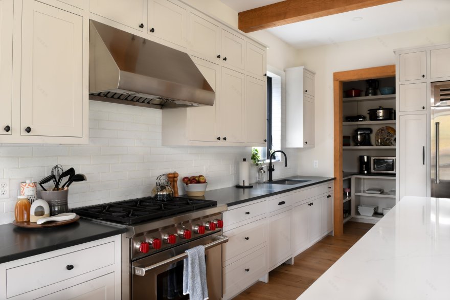 FOREST MOUNTAIN VIEW HOME — Meldrum Design-21