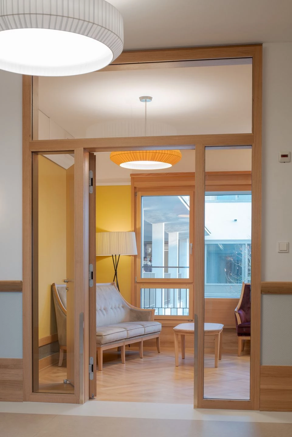 瑞士 Bombach 痴呆症护理之家——和谐融入公园的低层建筑-13