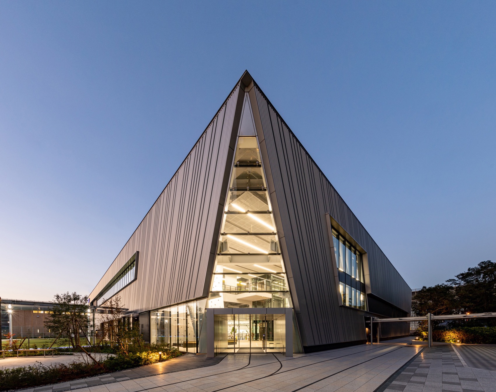 美津浓新研发中心MIZUNO ENGINE丨日本大阪丨日建设计-9