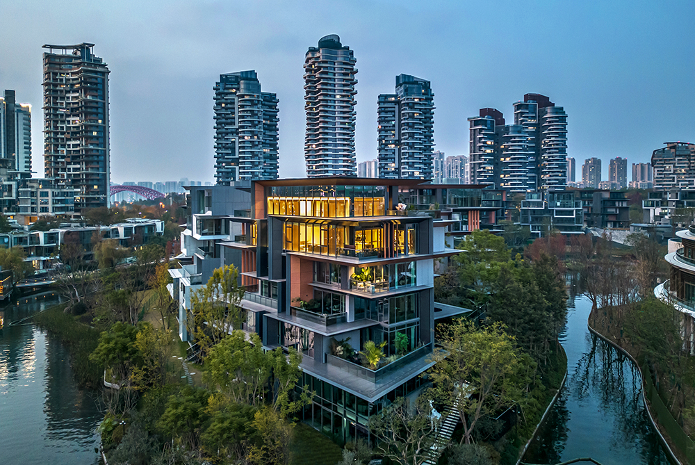 万华成都麓湖黑鉐岛上叠别墅样板间丨中国成都丨深圳市盘石室内设计有限公司,万华室内设计中心-0