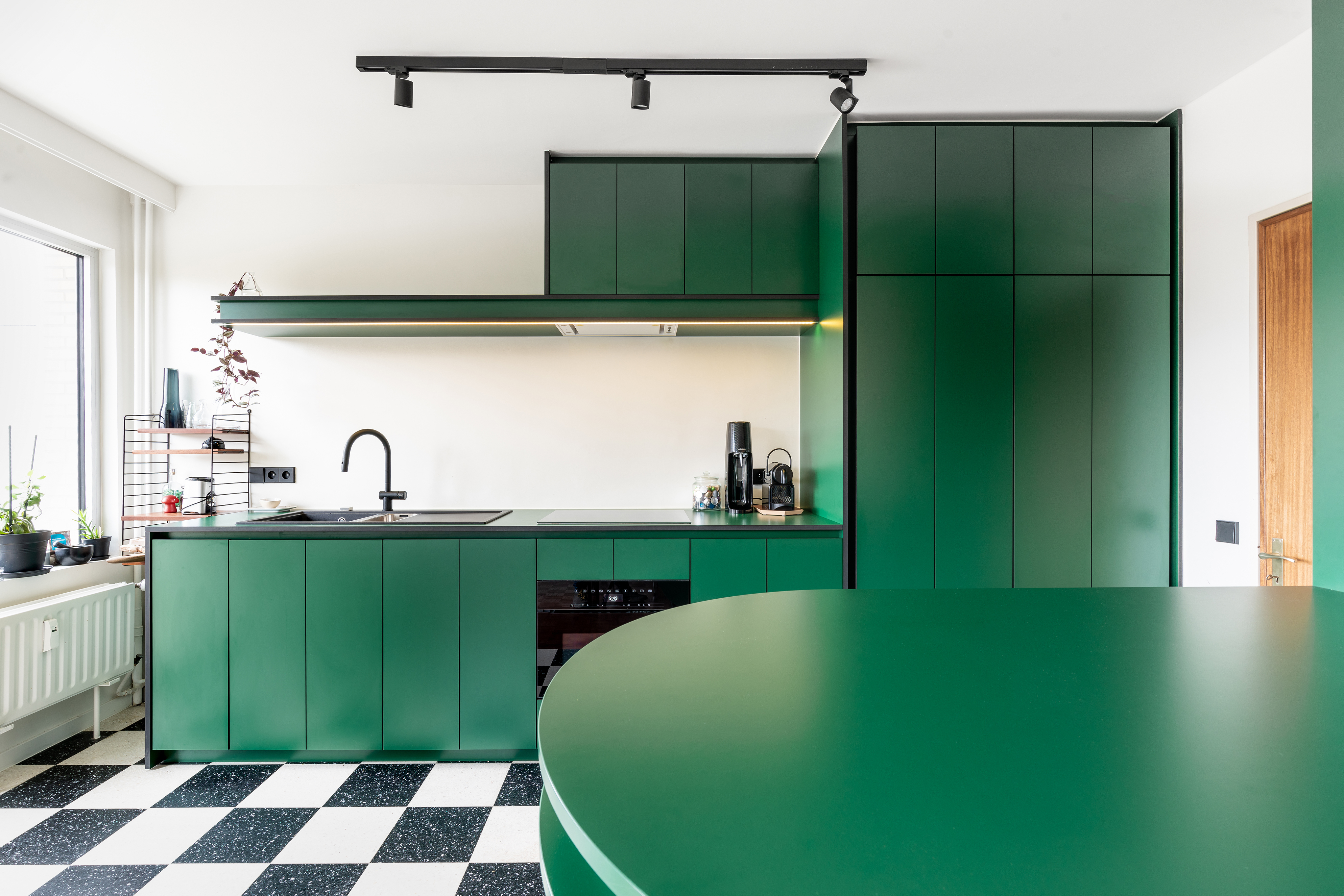 艾德伯家族（这里假设EDB是特定家族名称的缩写，若EDB在特定语境下有其他含义，可根据实际情况调整） 丨比利时安特卫普-7