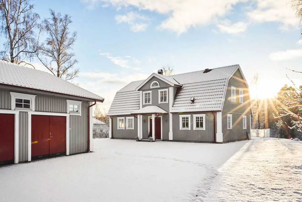 瑞典雪中明亮乡村别墅-15