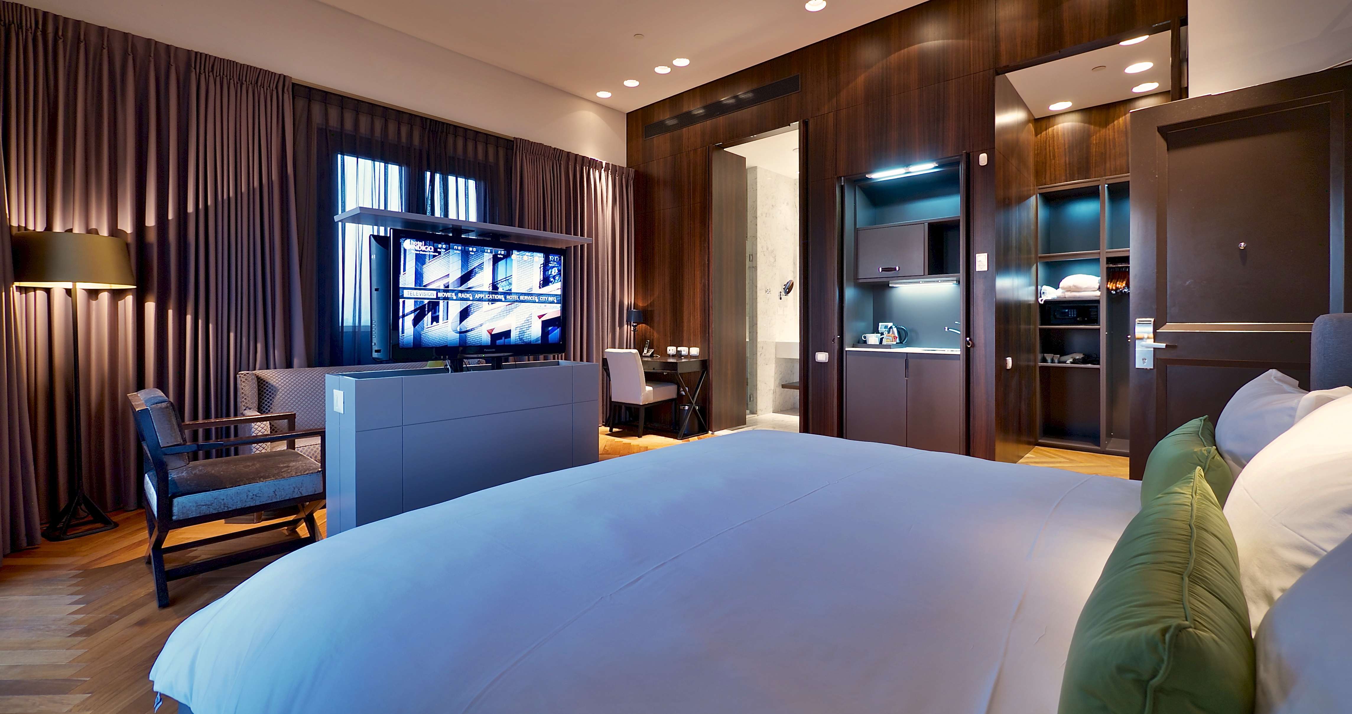 IN TEL AVIV   DIAMOND EXCHANGE-12