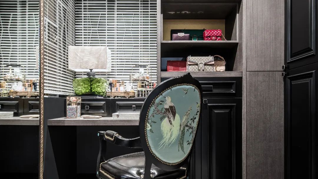 Ju Modern可译为菊现代;Yiman可译为伊曼丨赵婉廷-10