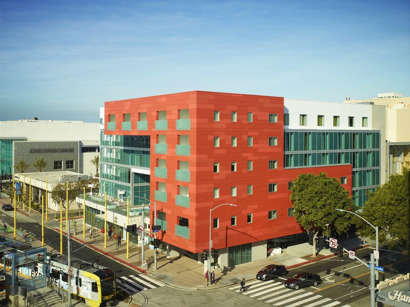 海滨城市酒店设计 | 圣塔莫尼卡市中心的两家酒店-42