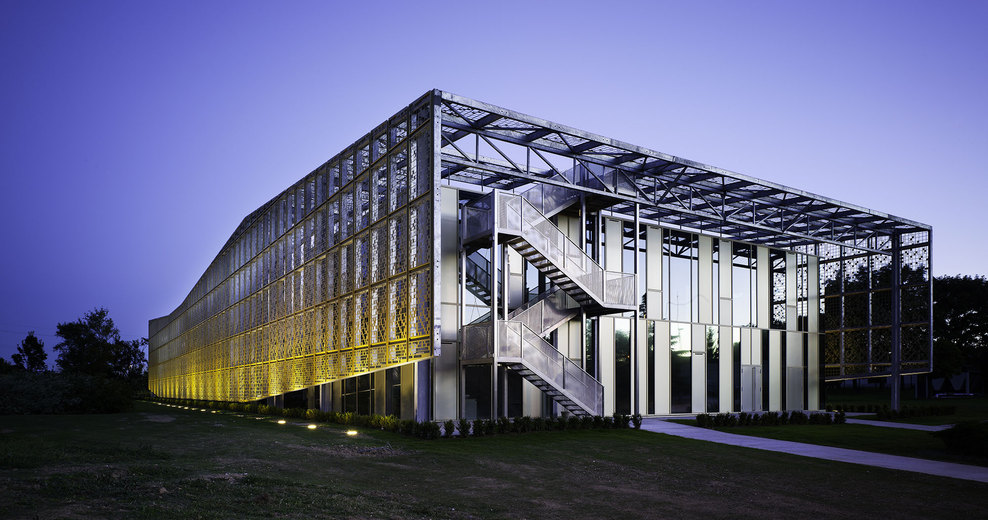 Jacques Ferrier Architectures丨办公景观丨香槟酒总部大楼-33