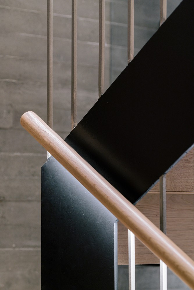 马德里锯齿形屋顶住宅-40